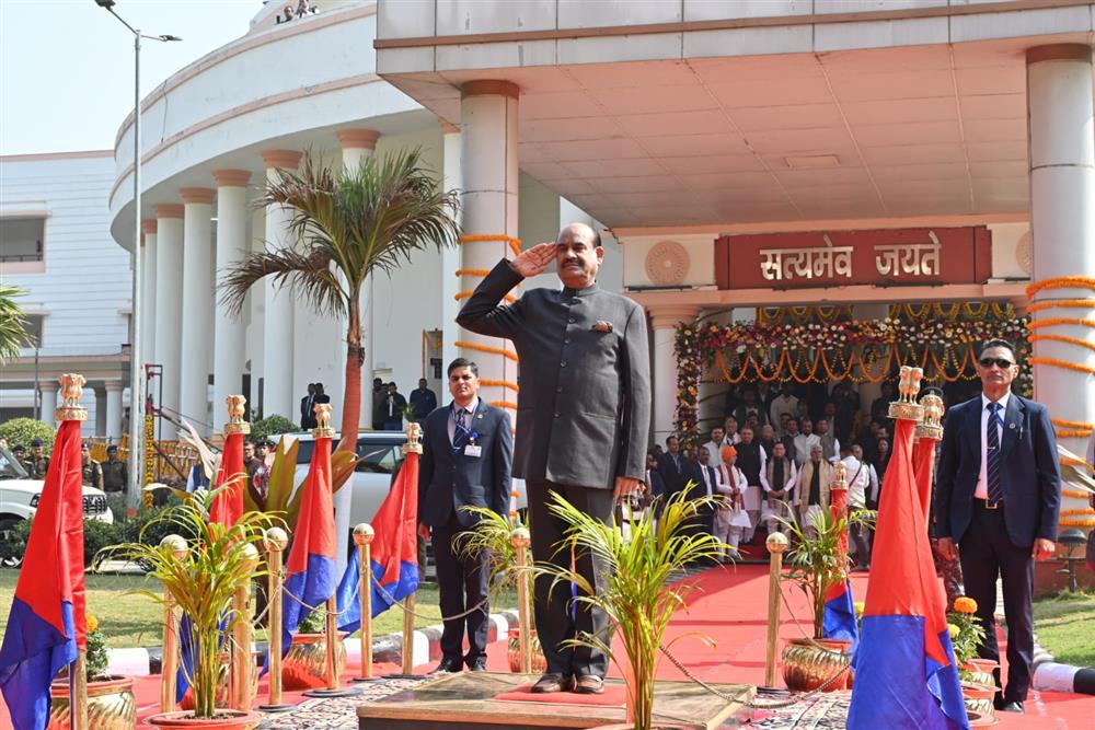 बिहार विधान सभा के स्थापना दिवस के अवसर पर आयोजित “सशक्त विधायक-सशक्त लोकतंत्र” व्याख्यान कार्यक्रम में लोकसभा के माननीय अध्यक्ष श्री ओम बिरला, माननीय संसदीय कार्य मंत्री श्री किरेन रिजिजू एवं बिहार विधान सभा के माननीय अध्यक्ष डॉ प्रेम कुमार।