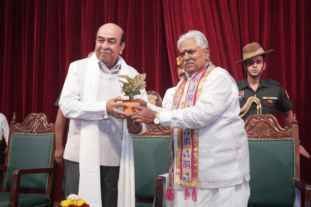80वें स्वतंत्रता दिवस के अवसर पर बिहार विधान सभा के विस्तारित भवन स्थित सभागार में देशभक्ति समूह गान प्रतियोगिता का भव्य आयोजन किया गया। कार्यक्रम का उद्घाटन माननीय राज्यपाल लेफ्टिनेंट जनरल (से.नि.) श्री सय्यद अता हसनैन, बिहार विधान सभा के माननीय अध्यक्ष डॉ. प्रेम कुमार और माननीय उपाध्यक्ष श्री नरेंद्र नारायण यादव ने संयुक्त रूप से दीप प्रज्वलित कर किया।