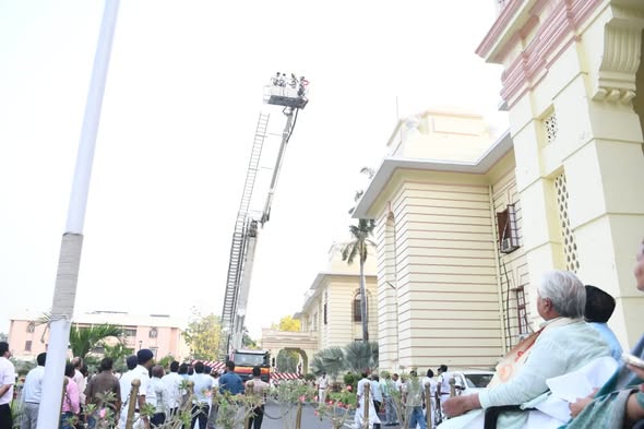 अग्निशमन सेवा के पदाधिकारियों द्वारा बिहार विधान सभा सचिवालय के मुख्य ...