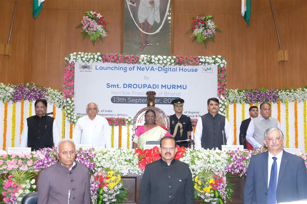 ગુજરાત વિધાનસભાના માન.અધ્યક્ષ શ્રીશંકરભાઇ ચૌધરીના માર્ગદર્શન હેઠળના નેશનલ ઈ-વિધાન એપ્લિકેશન (નેવા) પ્રોજેક્ટનું માન.મુખ્યમંત્રીશ્રીની ઉપસ્થિતિમાં ઉદ્ઘાટન કરતાં મહામહિમ રાષ્ટ્રપતિ શ્રીમતી દ્રૌપદી મુર્મુજી