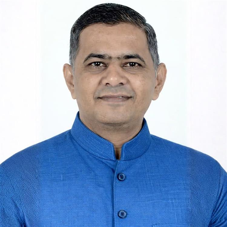 Shri Chetan Pandya