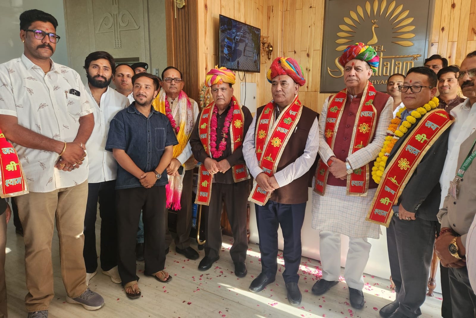 पीठासीन अधिकारी समिति की बैठक उपरान्त खाटू श्याम जी मन्दिर दर्शन हेतु ...