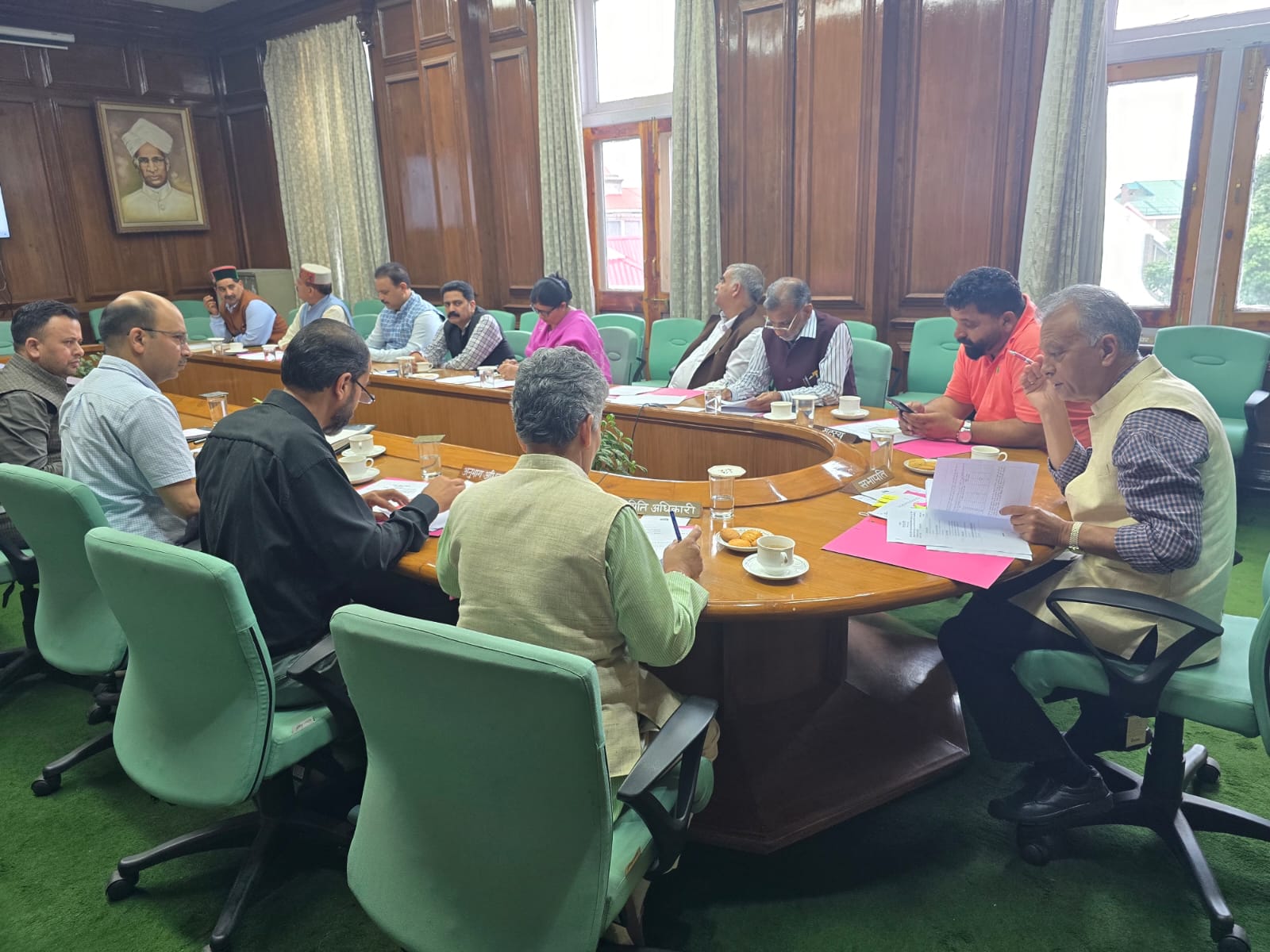 हिमाचल प्रदेश विधान सभा सचिवालय में सम्पन्न हुई लोक लेखा समिति की बैठक...