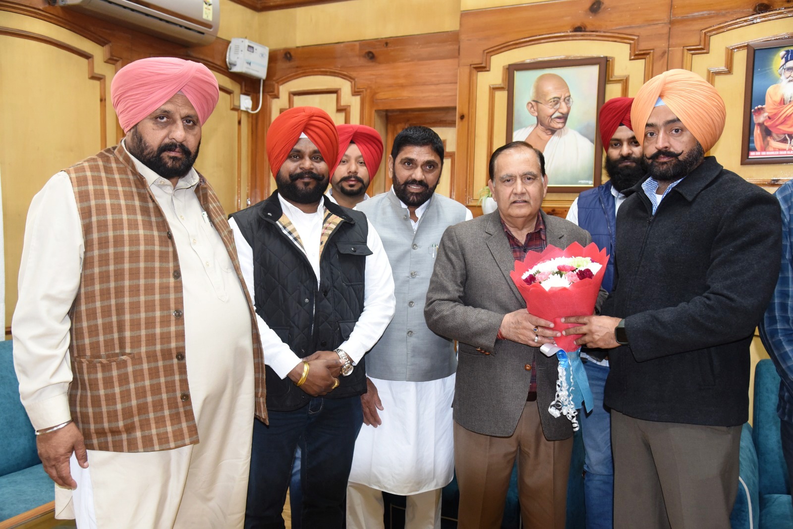 पंजाब विधान सभा की आश्वासन समिति हि0 प्र0 विधान सभा सचिवालय पहुँची, कु...