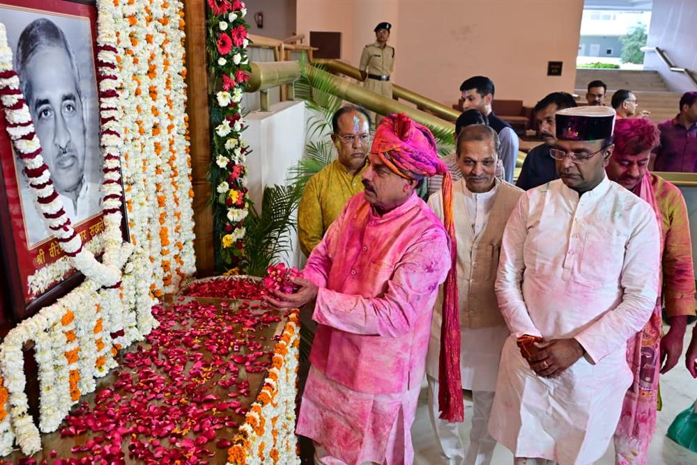 मध्यप्रदेश के पूर्व माननीय मुख्यमंत्री स्व. श्री वीरेंद्र कुमार सखलेचा जी की जयंती पर पुष्पांजलि कार्यक्रम