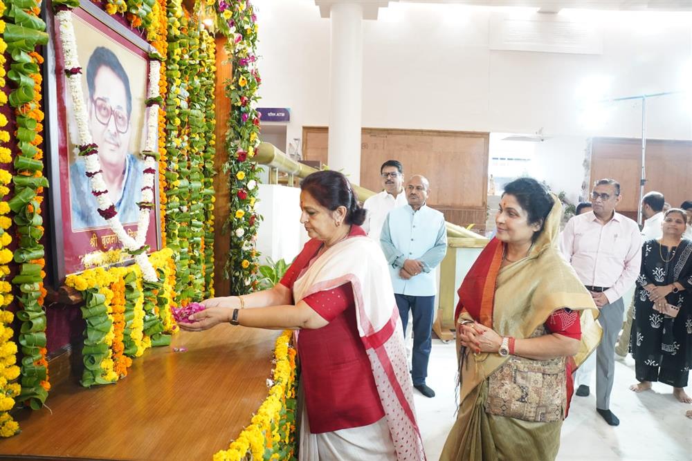 मध्यप्रदेश विधान सभा के पूर्व अध्यक्ष स्वर्गीय बृजमोहन मिश्रा जी की जयंती पर विधान सभा में पुष्पांजलि सभा