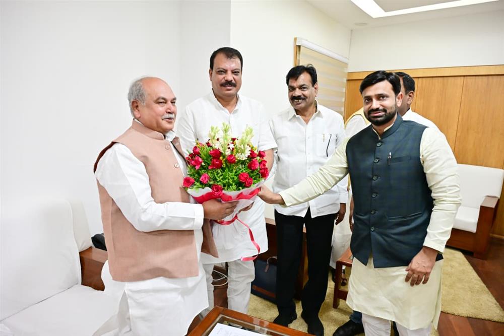 एक दिवसीय सत्र: वरिष्ठ नेताओं द्वारा माननीय विधानसभा अध्यक्ष श्री नरेंद्र सिंह तोमर जी का स्वागत (27/04/2026)