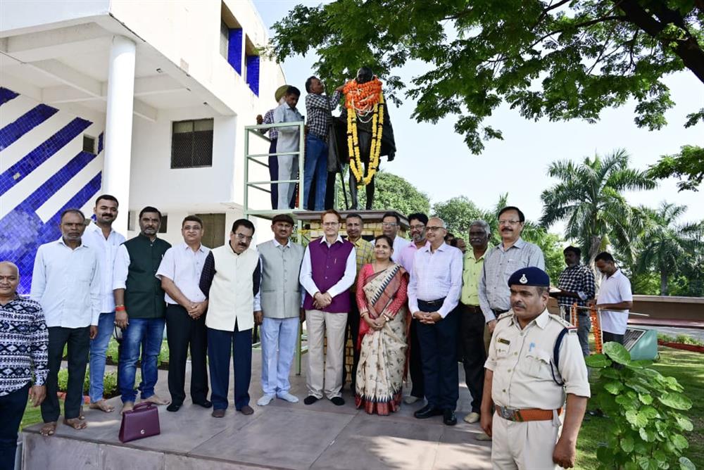 विधान सभा परिसर में गांधी शास्त्री जयंती पर कार्यक्रम का आयोजन