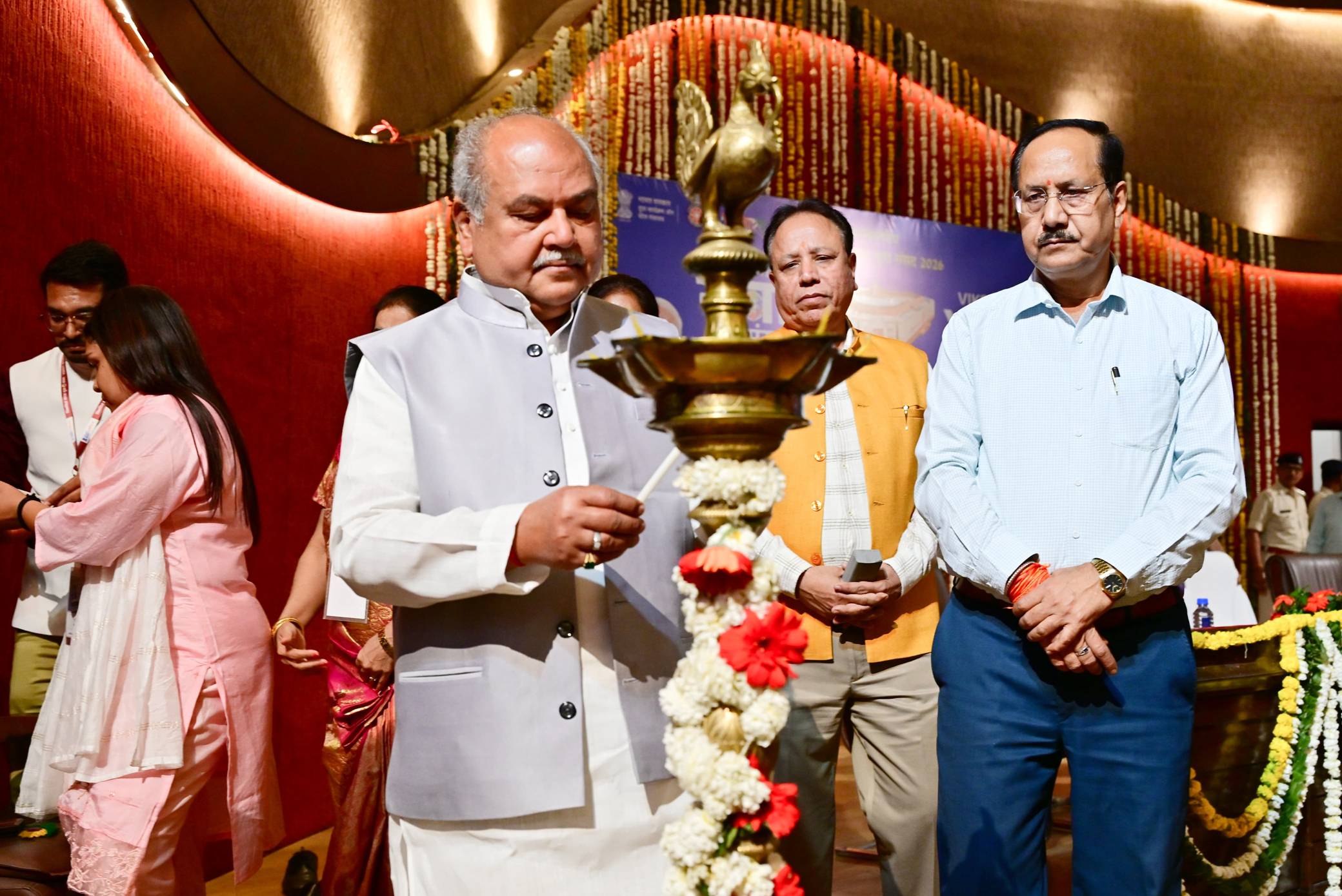 विकसित भारत युवा संसद 2026 के राज्य स्तरीय कार्यक्रम का श्री तोमर ने क...