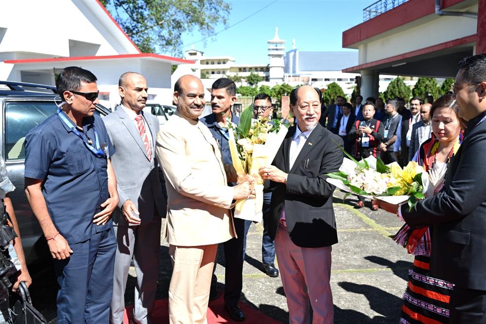 Hon'ble Chief Minister Dr Neiphiu Rio receiving Shri. Om Birla, Hon'ble Speaker, Lok Sabha at the advent of the 22nd Annual CPA Conference